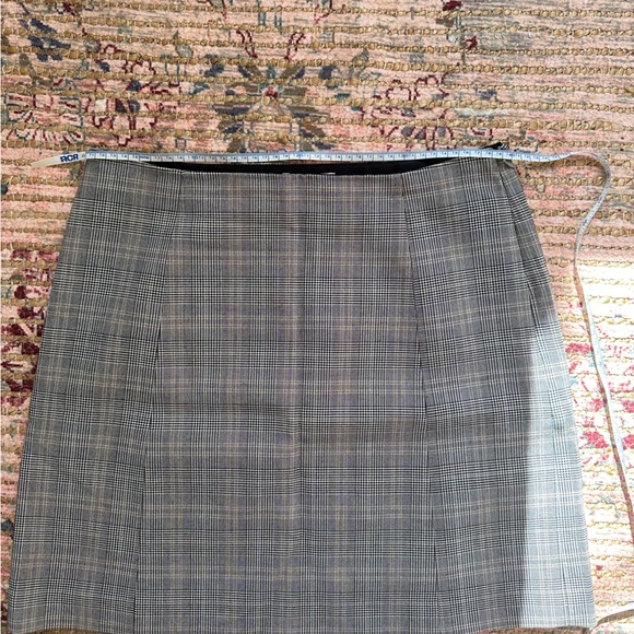 Babaton Tartan Mini Skirt - Picture 4 of 9